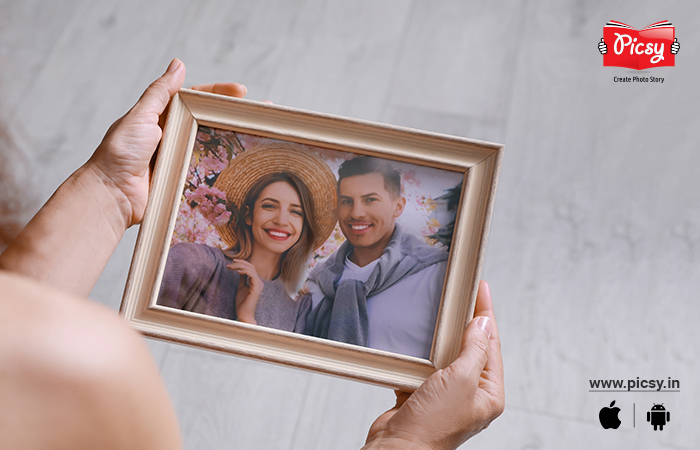 Lovely Couple Photo Frame