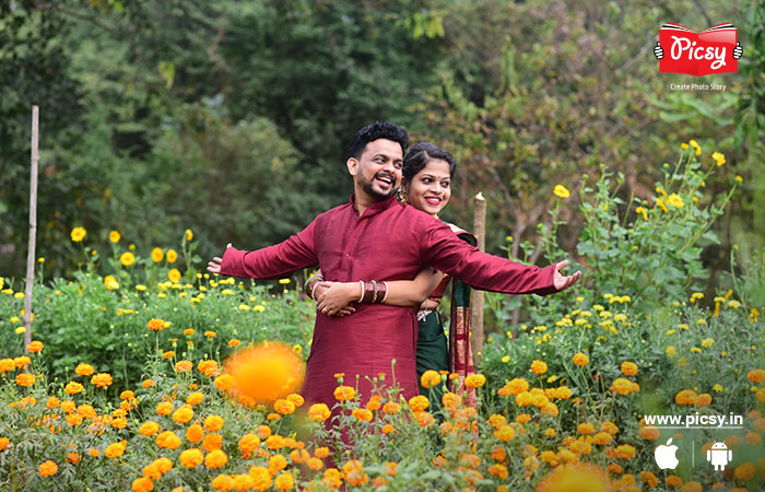 Outdoor Pre-wedding Pose