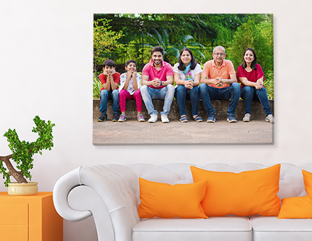 25 Cool 
                Ideas To Display Family Photos On Your Walls